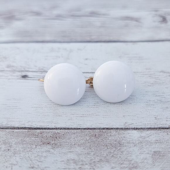 Vintage Clip On Earrings Retro White - Picture 2 of 5